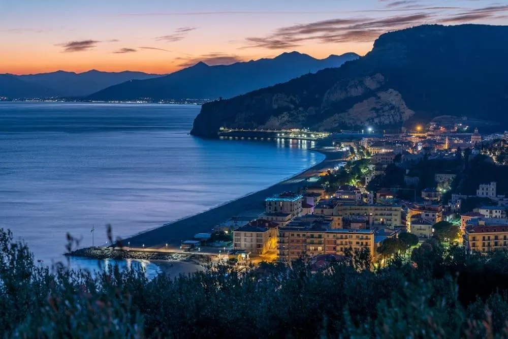 Ilgattosuruotefinalligure Finale Ligure Italy